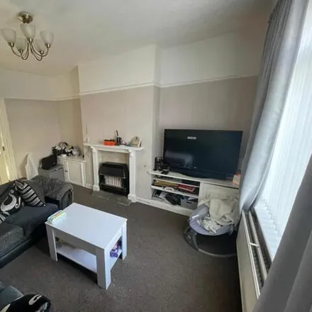 Image 5 - Barclays, Whitby Road, Ellesmere Port, CH65 0AD, United Kingdom - Townhouse for sale