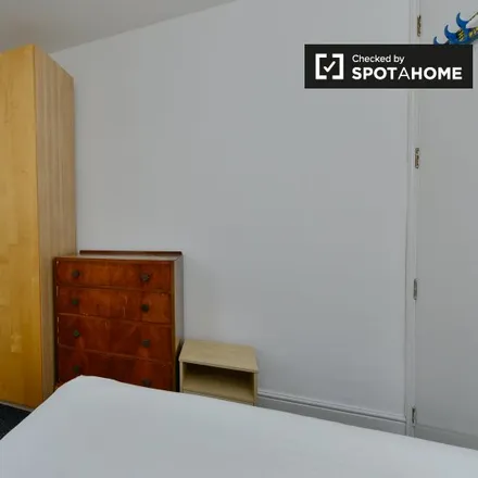 Image 2 - Robinson Road, London, SW17 9DS, United Kingdom - Room for rent