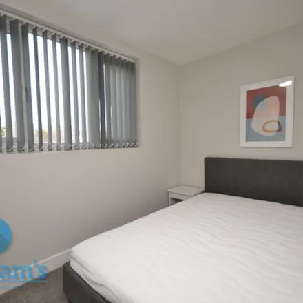 Rent this 4 bed apartment on 34 City Road in Nottingham, NG7 2JL