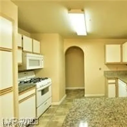 Image 5 - 1951 Bay Hill Drive, Las Vegas, NV 89117, USA - Condo for rent