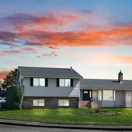Buy this 4 bed house on 440 Cascade Way in Lynden, WA 98264