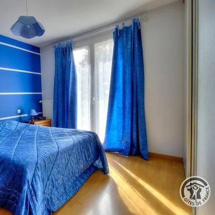 Rent this 4 bed house on Rue du Haut-Beaujolais in 69860 Deux-Grosnes, France