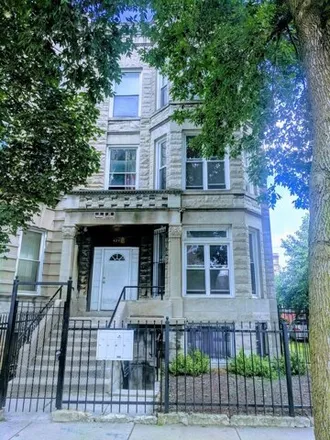 Rent this 3 bed condo on 4243 South Calumet Avenue in Chicago, IL 60615