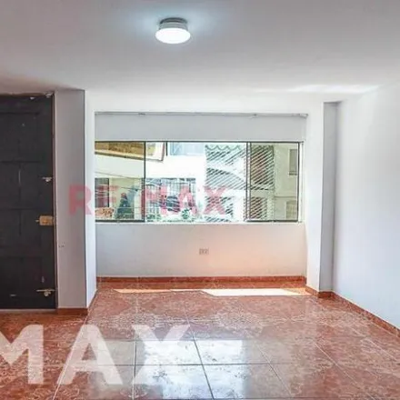Buy this 4 bed apartment on Institución educativa inicial San Juan in Avenida 2 de Mayo, Villa María del Triunfo