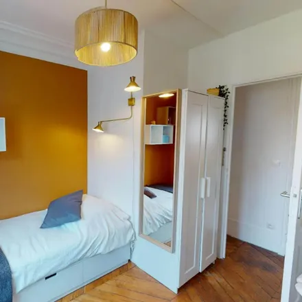 Rent this 4 bed room on 5 Avenue de la Chapelle in 75017 Paris, France