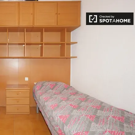 Rent this 3 bed room on Carrer d'Aragó in 526, 08013 Barcelona