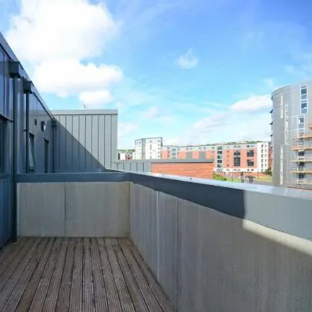 Image 2 - Cornish Steelworks, Green Lane, Sheffield, S3 8SE, United Kingdom - Apartment for rent