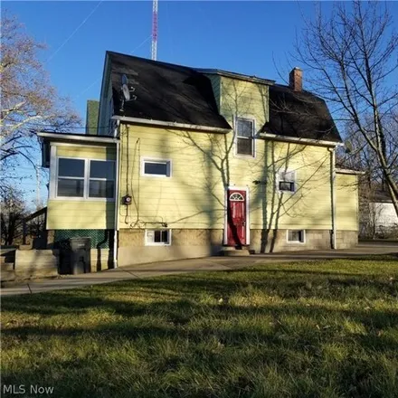 Image 2 - 621 Dickson Avenue, Youngstown, OH 44502, USA - House for rent