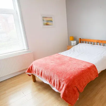 Rent this 1 bed townhouse on Craven Terrace in Bracebridge, LN5 8DA