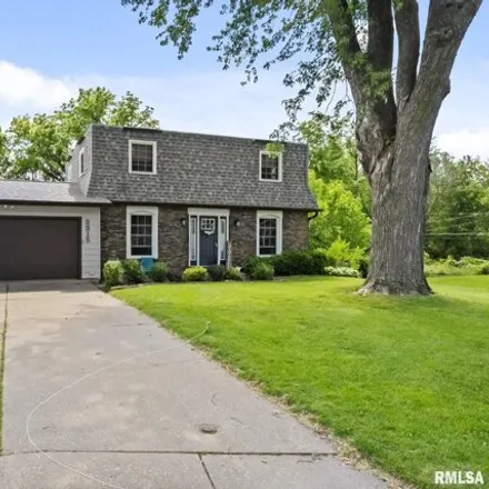 Buy this 5 bed house on 2301 Kingsway Drive in Pleasant Valley Township, Bettendorf