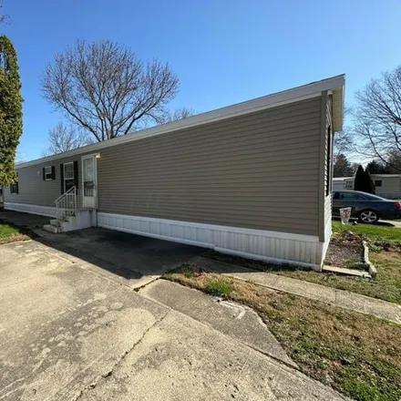 Buy this studio apartment on Buckeye Street in Greenfield Township, OH 43130