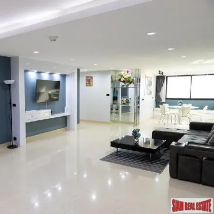 Buy this 3 bed apartment on Marque Sukhumvit in Soi Sukhumvit 39, Vadhana District