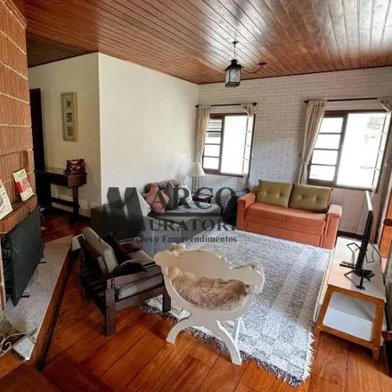 Buy this 5 bed house on Rua Comendador José Shaefer in Loteamento Alto Capivari, Campos do Jordão - SP