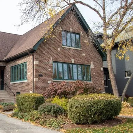 Buy this 4 bed house on Horace Mann Elementary School in 921 North Kenilworth Avenue, Oak Park