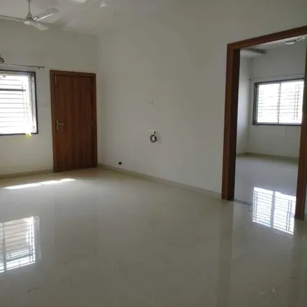 Rent this 4 bed house on Dr. Khushilal Sharma Ayurvedic Hospital in Kaliyasaut Dam Trail, Bhopal