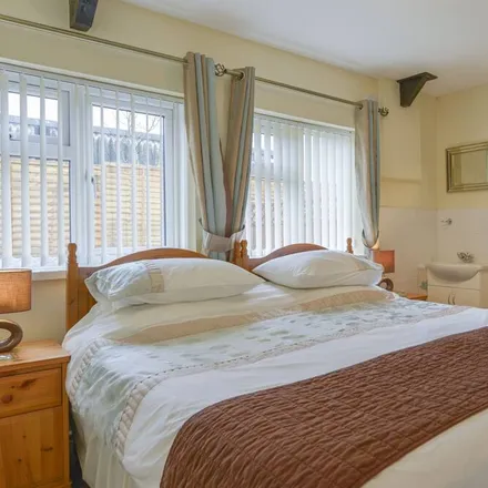 Rent this 2 bed duplex on Cranbrook in EX5 2PG, United Kingdom