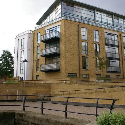 Rent this 1 bed apartment on Point Wharf in London, TW8 0BX