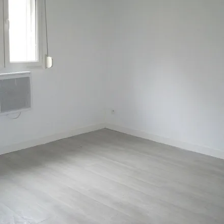 Rent this 3 bed apartment on 1 Rue du Gouvernement in 02100 Saint-Quentin, France