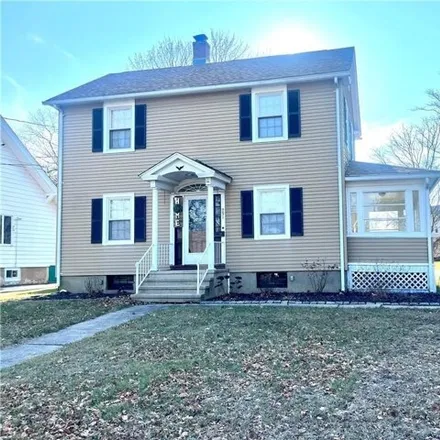 Rent this 3 bed house on 221 Nichols Avenue in Stratford, CT 06614