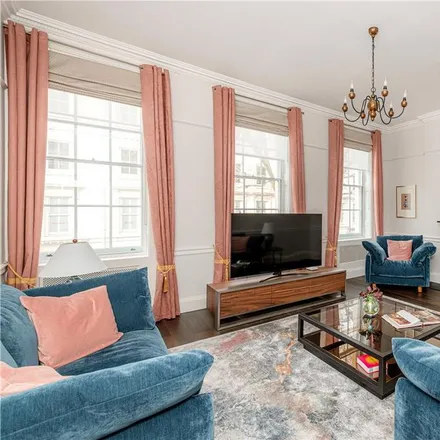 Rent this 5 bed townhouse on Museum Dental Suites in 70 Great Russell Street, London