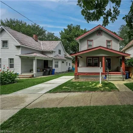 Image 2 - 7422 Herman Avenue, Cleveland, OH 44102, USA - House for sale