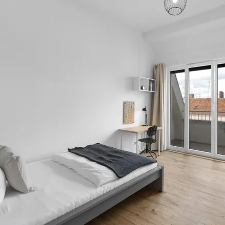 Rent this 5 bed room on Turiner Straße 5 in 13347 Berlin, Germany