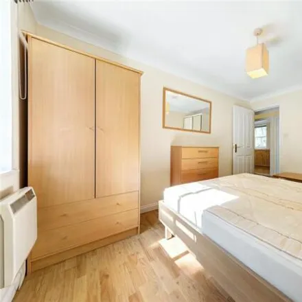 Image 7 - Alfred Close, London, W4 5UW, United Kingdom - Room for rent