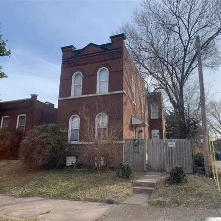 Buy this 3 bed house on 3898 Nebraska Avenue in St. Louis, MO 63118