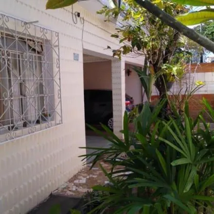 Buy this 3 bed house on Praça Doutor Paulo Pinheiro Chagas in Eldorado, Contagem - MG