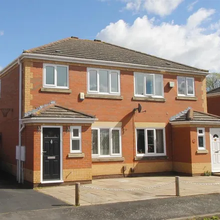 Rent this 3 bed duplex on Perry Grove in Woodthorpe, LE11 2LE