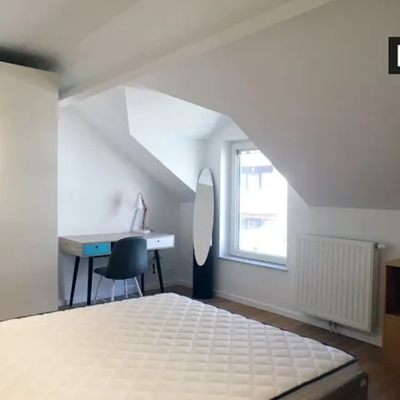 Rent this 4 bed room on Rue Auguste Lambiotte - Auguste Lambiottestraat 144 in 1030 Schaerbeek - Schaarbeek, Belgium