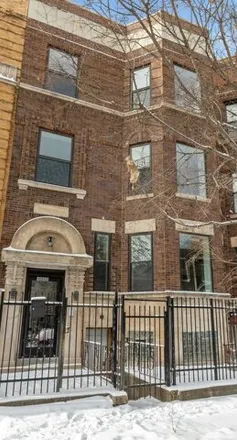 Buy this 7 bed house on 4040 South Calumet Avenue in Chicago, IL 60615