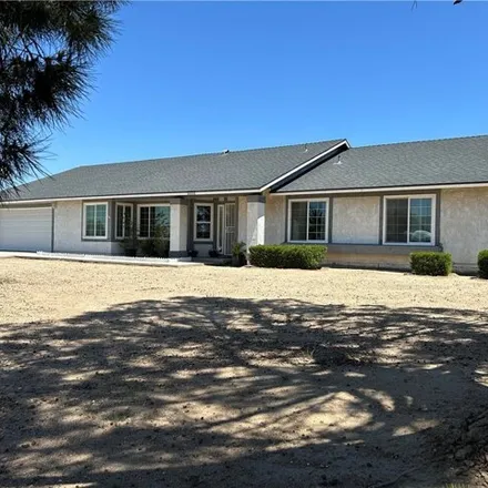 Image 2 - 13522 Sycamore Street, Victorville, CA 92392, USA - House for sale
