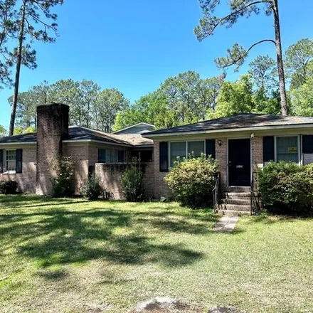 Buy this 4 bed house on 1033 Dean Drive in Waycross, GA 31501