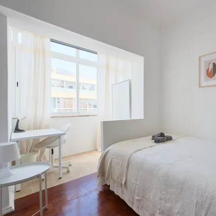 Rent this 5 bed room on Seguros José Fonseca in Rua Eugénio de Castro 8A, 2800-270 Almada
