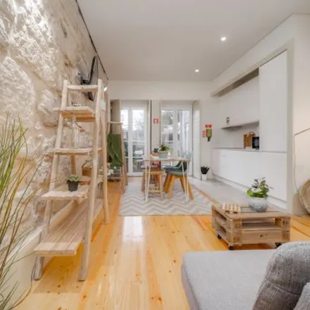 Rent this 2 bed apartment on Emília in Rua do Bonjardim, 4000-133 Porto