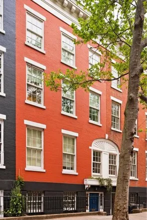 Rent this 3 bed townhouse on MacDougal Street in New York, NY 10012