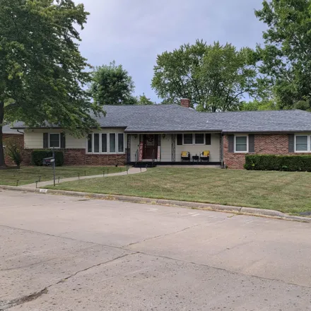 Buy this 3 bed duplex on 1698 South Redman Avenue in Marshall, MO 65340