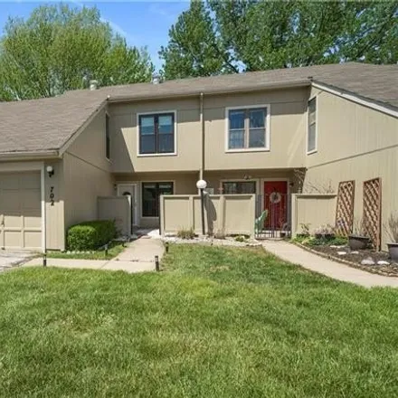 Buy this 2 bed house on 700 East 121st Street in Kansas City, MO 64146