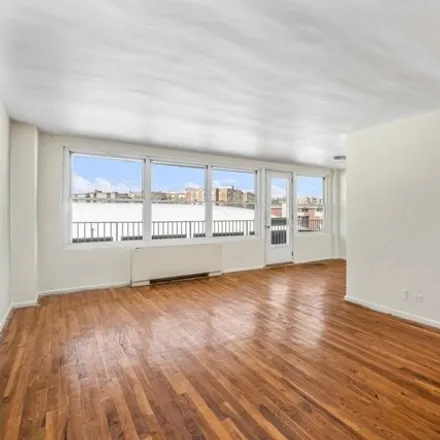 Image 3 - 212-30 23rd Ave Unit 3g, Bayside, New York, 11360 - Apartment for sale