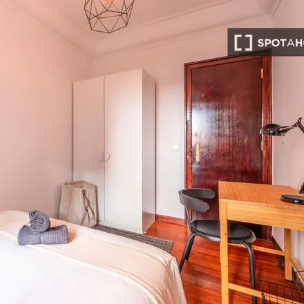 Rent this 6 bed room on Avenida Duque de Loulé 86-96 in 1050-088 Lisbon, Portugal