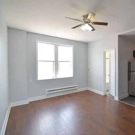 Rent this studio apartment on 5860 N Kenmore Ave