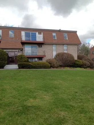 Buy this 2 bed condo on 8;10 Williamsburg Court in Shrewsbury, MA 01545
