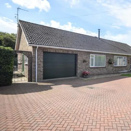 Buy this 4 bed house on Kenwick Pastures in Louth, LN11 8EE