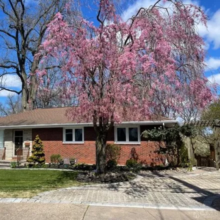 Rent this 4 bed house on 236 Grandview Avenue in Raritan Manor, Edison