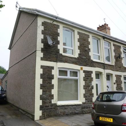 Rent this 3 bed house on Victoria Street in Llanbradach, CF83 3PD