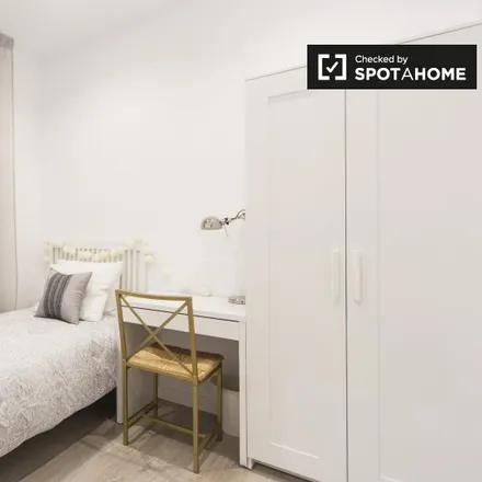 Rent this 3 bed room on Plaza de Manuel Becerra in 17, 28028 Madrid
