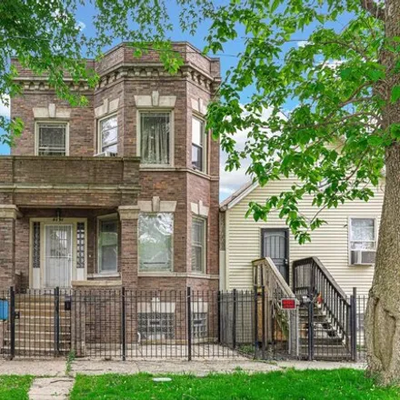 Buy this 6 bed house on 6751 South Elizabeth Street in Chicago, IL 60636