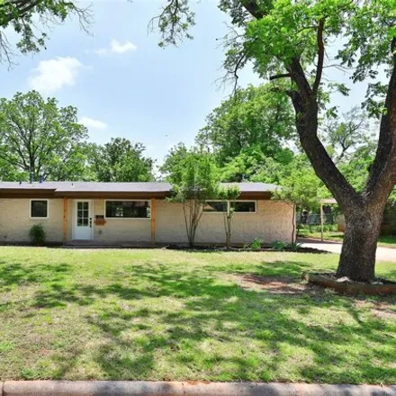 Buy this 3 bed house on 2319 North 7th Street in Abilene, TX 79603