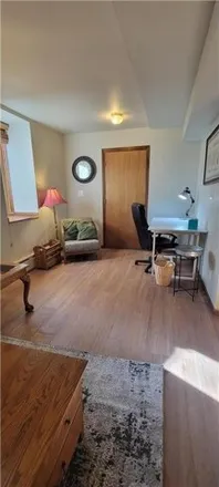 Image 2 - 938 Cromwell Avenue, Saint Paul, MN 55114, USA - Apartment for rent